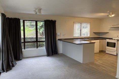 Photo of property in 4b Kathy Terrace, Stanmore Bay, Whangaparaoa, 0932