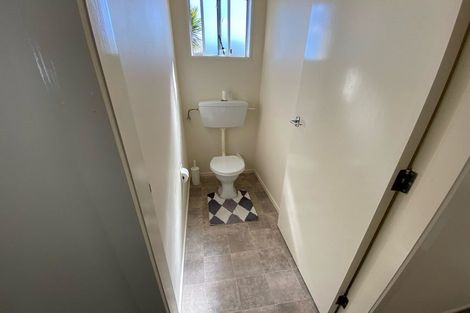 Photo of property in 54 Churton Drive, Churton Park, Wellington, 6037