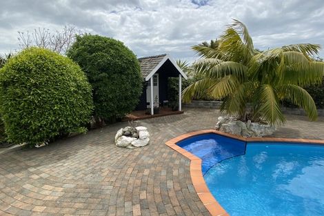 Photo of property in 12 Parkview Place, Pakuranga, Auckland, 2010