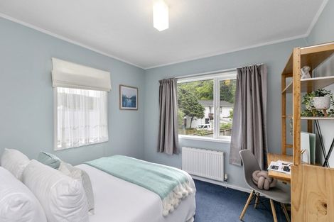 Photo of property in 6 John Witton Drive, Crofton Downs, Wellington, 6035