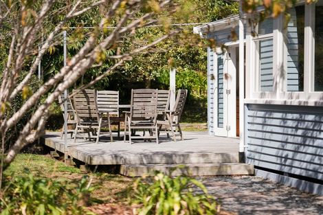 Photo of property in 24 Queens Road, Waikanae Beach, Waikanae, 5036