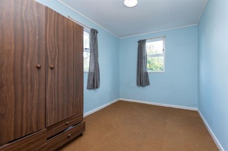 Photo of property in 35 Sunnyside Road, Sunnyvale, Auckland, 0612