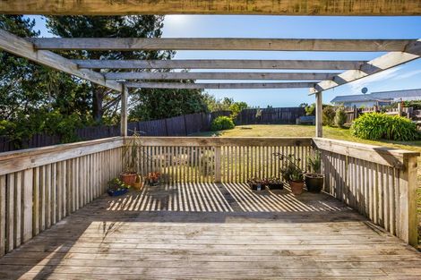 Photo of property in 4 Gaff Place, Whitby, Porirua, 5024