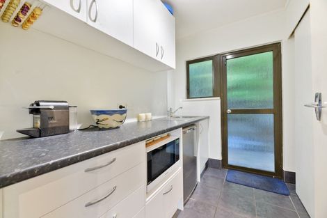 Photo of property in 14 Edgewood Way, Henderson, Auckland, 0612