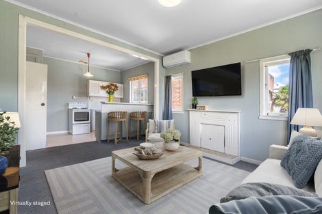 Photo of property in 6 Staveley Avenue, Mount Roskill, Auckland, 1041