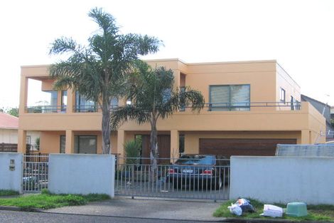 Photo of property in 38 Hattaway Avenue, Bucklands Beach, Auckland, 2012