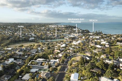 Photo of property in 2/37 Newhaven Terrace, Mairangi Bay, Auckland, 0630