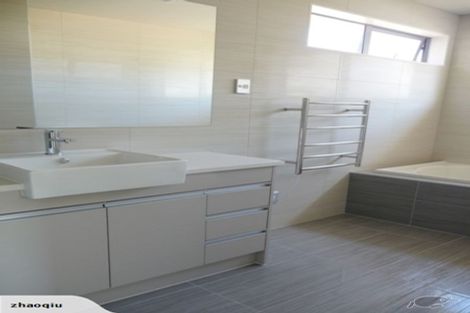 Photo of property in 18 Mural Place, Greenhithe, Auckland, 0632