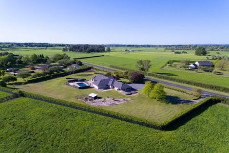 Photo of property in 100 Hooker Road, Tamahere, Hamilton, 3283