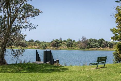 Photo of property in 11 Roretana Drive, Athenree, Katikati, 3177