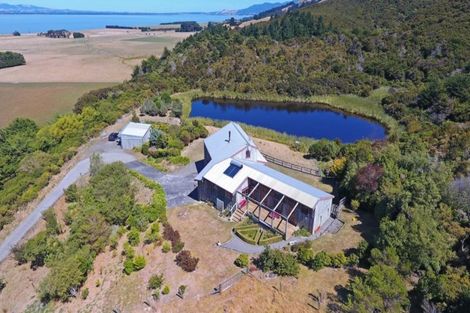 Photo of property in 43 Cross Creek Road, Western Lake, Featherston, 5773