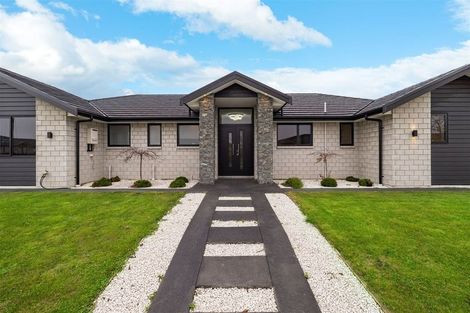 Photo of property in 32 Bill Harvey Drive, Halswell, Christchurch, 8025