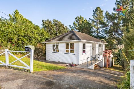 Photo of property in 11 Amundsen Grove, Stokes Valley, Lower Hutt, 5019