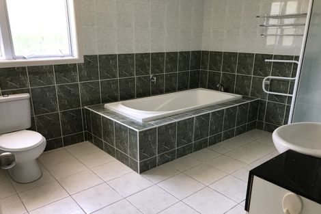 Photo of property in 704a East Coast Road, Pinehill, Auckland, 0632