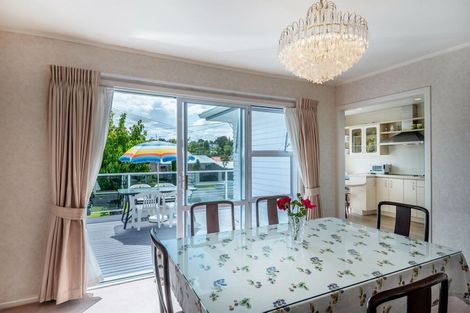 Photo of property in 4 Meadowvale Avenue, Forrest Hill, Auckland, 0620