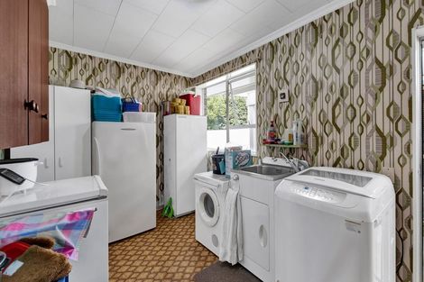 Photo of property in 17 Mace Street, Waitara, 4320