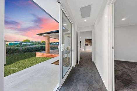 Photo of property in 18 Te Ara Aukati Terrace, Pokeno, 2471