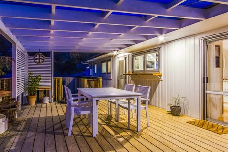 Photo of property in 146 Laingholm Drive, Laingholm, Auckland, 0604