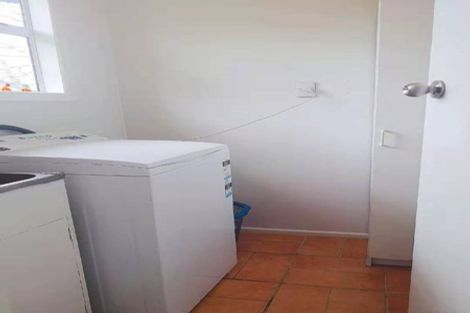 Photo of property in 7 Ellesmere Crescent, Pakuranga Heights, Auckland, 2010