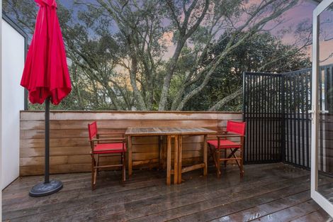 Photo of property in 2/5 Larchwood Avenue, Westmere, Auckland, 1022