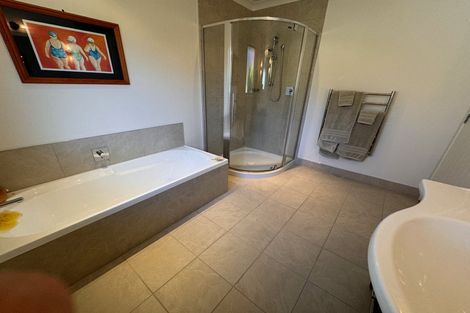 Photo of property in 6 Weka Place, Picton, 7220