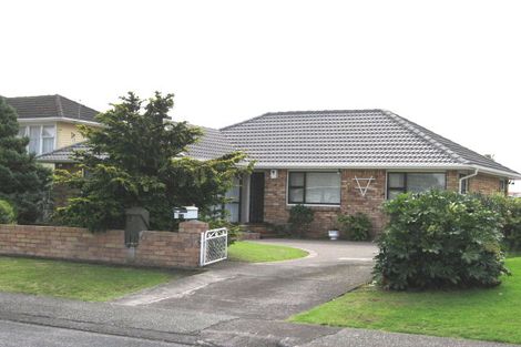 Photo of property in 11 Moor Avenue, Te Atatu Peninsula, Auckland, 0610