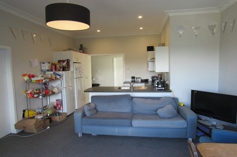 Photo of property in 62 Kelburn Parade, Kelburn, Wellington, 6012