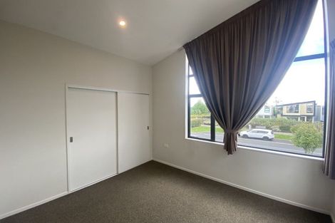 Photo of property in 71 Battalion Drive, Papakura, 2110