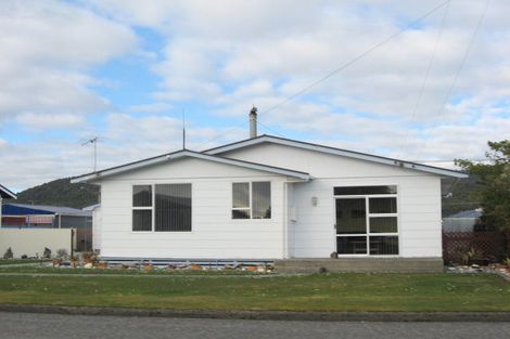 Photo of property in 121 Blake Street, Blaketown, Greymouth, 7805