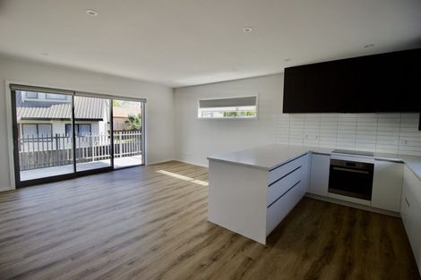 Photo of property in 7/94 Target Road, Totara Vale, Auckland, 0629