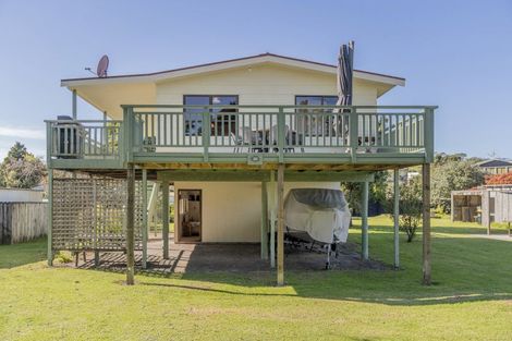 Photo of property in 20 Oyster Drive, Cooks Beach, Whitianga, 3591