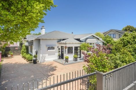 Photo of property in 320 Featherston Street, Palmerston North, 4410