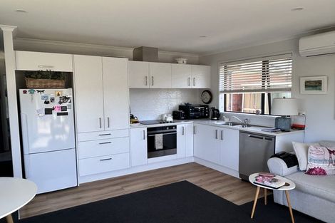 Photo of property in 15 Applemoors Way, Riverhead, 0820