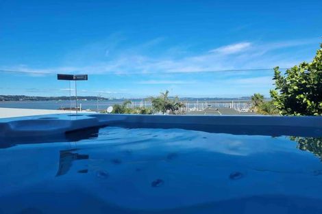 Photo of property in 15 Courtneys, West Harbour, Auckland, 0618