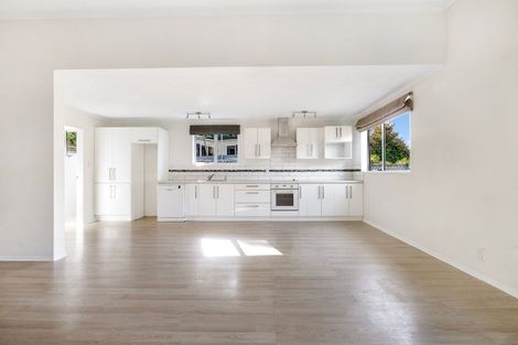 Photo of property in 9 Ambury Place, Merrilands, New Plymouth, 4312