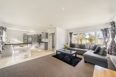 Photo of property in 1 Moeraki Road, Maoribank, Upper Hutt, 5018