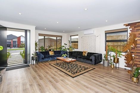 Photo of property in 15 Lusitano Drive, Karaka, Papakura, 2113