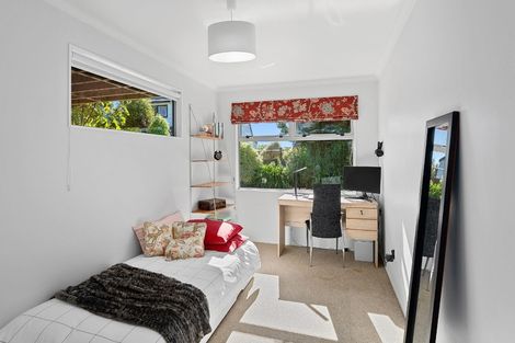 Photo of property in 15 Napier Grove, Waikanae Beach, Waikanae, 5036