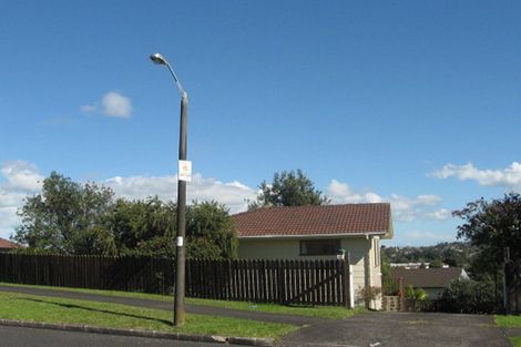 Photo of property in 16 Lewisham Street, Highland Park, Auckland, 2010