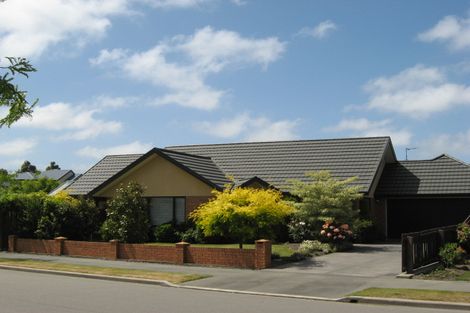 Photo of property in 4 Chesterfield Mews, Russley, Christchurch, 8042