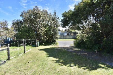Photo of property in 28 Sarah Street, Waikawa Beach, Levin, 5573