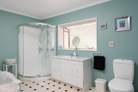 Photo of property in 34 Shirtliff Street, Riversdale, Blenheim, 7201