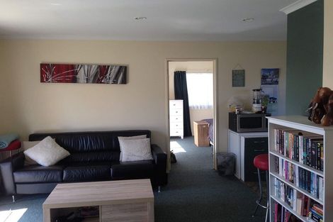 Photo of property in 14 Oxford Street, Fairfield, Hamilton, 3214