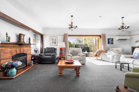 Photo of property in 162a Avonhead Road, Avonhead, Christchurch, 8042