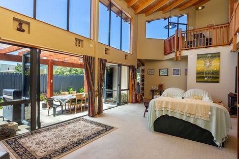 Photo of property in 14 Admiralty Place, Waikawa, Picton, 7220