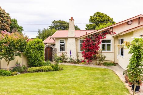 Photo of property in 6 Grey Street, College Estate, Whanganui, 4500
