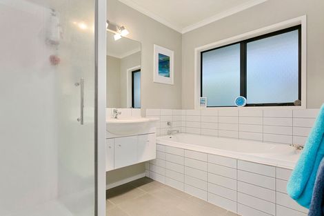 Photo of property in 35 Norfolk Drive, Cambridge, 3434