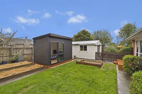 Photo of property in 9 Geelong Place, Burnside, Christchurch, 8053