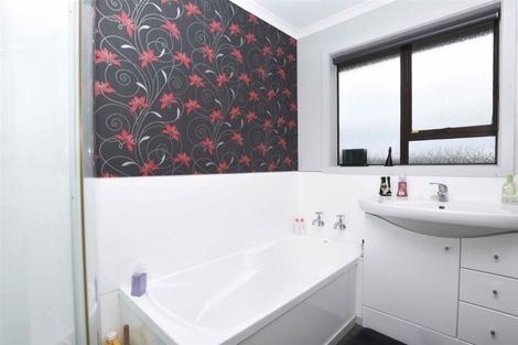 Photo of property in 9 Dumbarton Place, Strathern, Invercargill, 9812