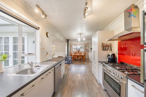 Photo of property in 32 Invercargill Drive, Kelson, Lower Hutt, 5010